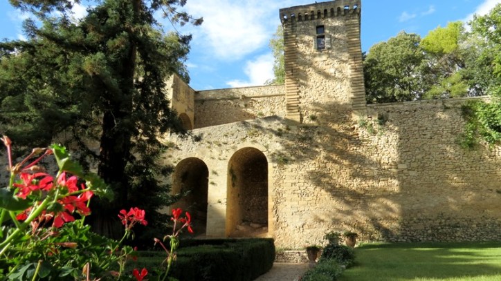 Location vacances Sausset, visite du Château de la Barben