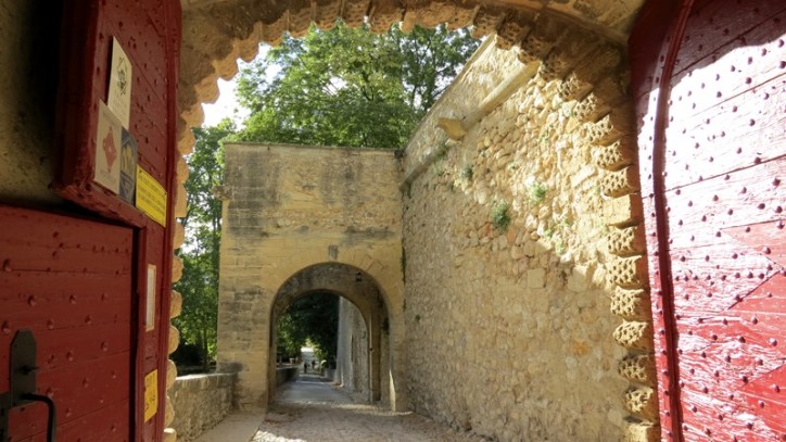 Location vacances Sausset, visite du Château de la Barben