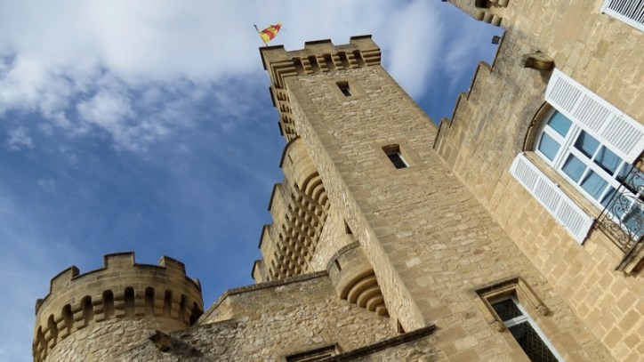 Location vacances Sausset, visite du Château de la Barben