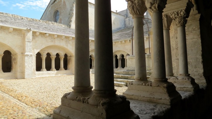 Location Sausset visite de l'abbaye de Montmajour
