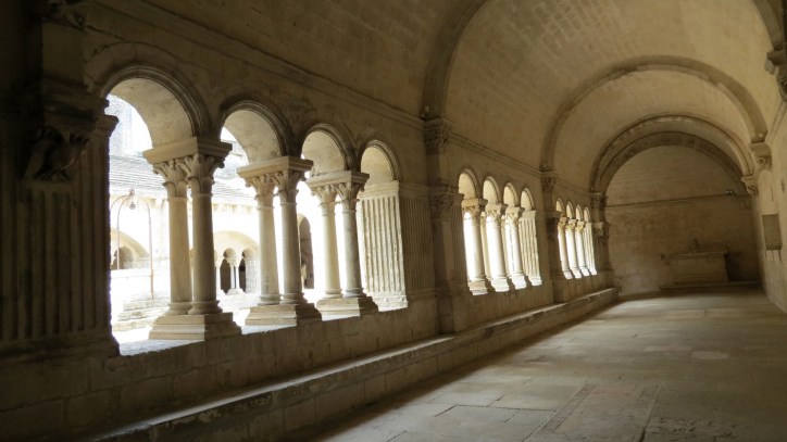Location Sausset visite de l'abbaye de Montmajour