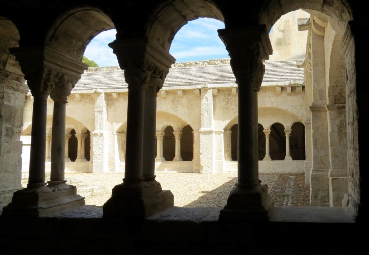 Location Sausset visite de l'abbaye de Montmajour