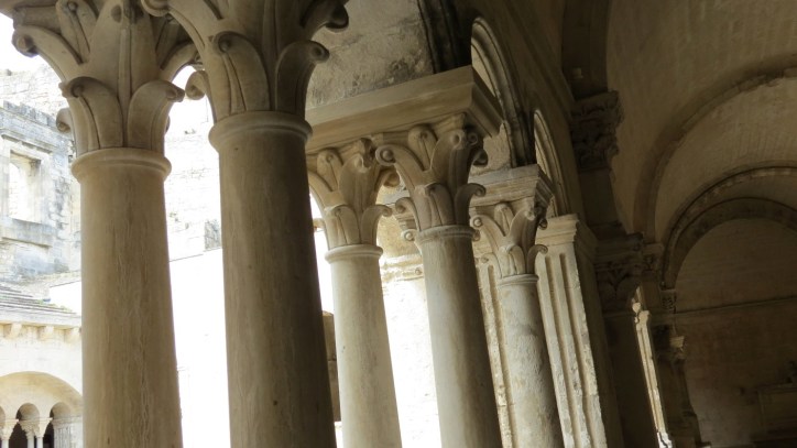 Location Sausset visite de l'abbaye de Montmajour