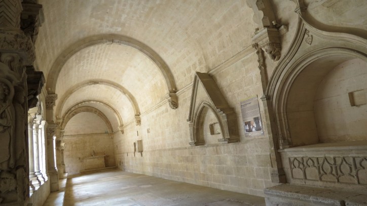 Location Sausset visite de l'abbaye de Montmajour