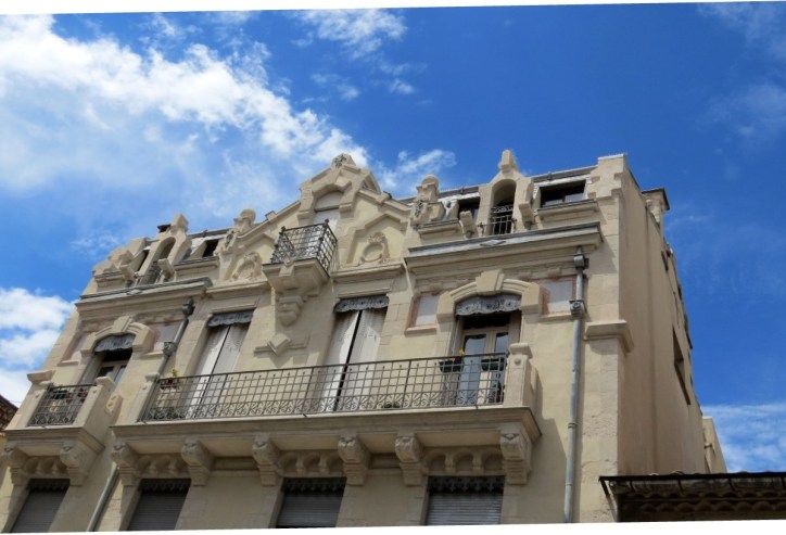 Location Sausset à la découverte de Nîmes